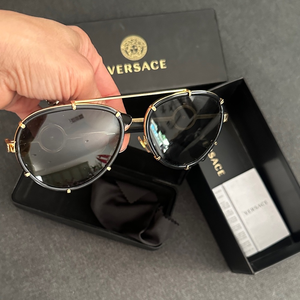Versace sunglasses with box/case - Picture 1 of 11